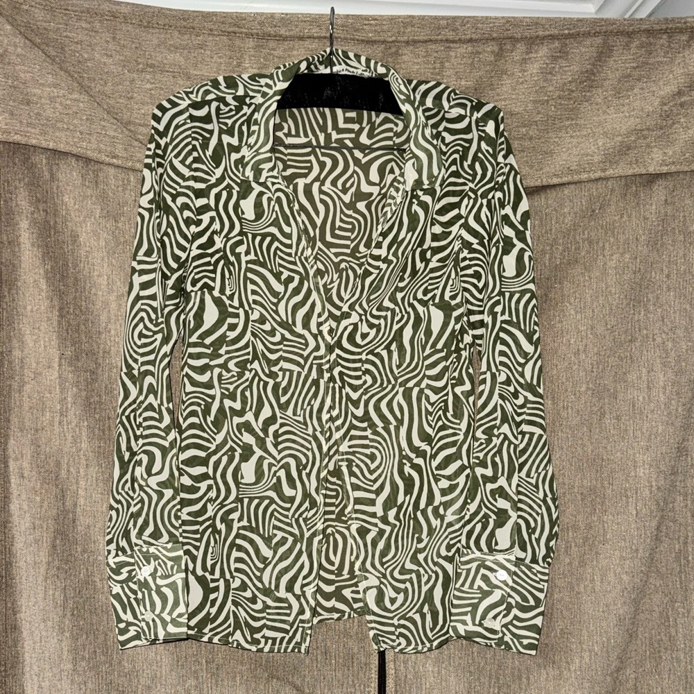 Abercrombie & Fitch size XS Mesh Green Patterned Women's collared top